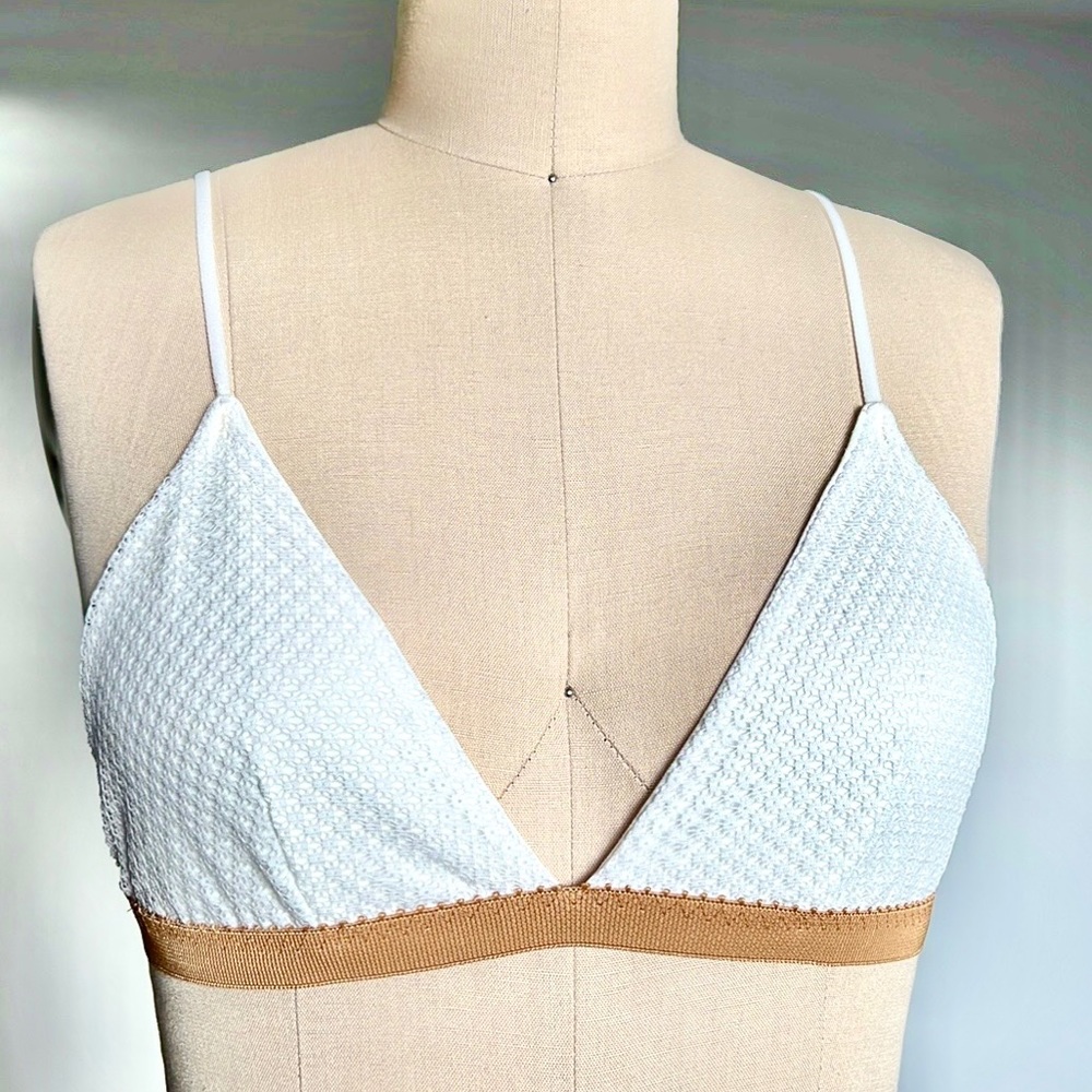 Lace bralette top in a lace geometric pattern size Small